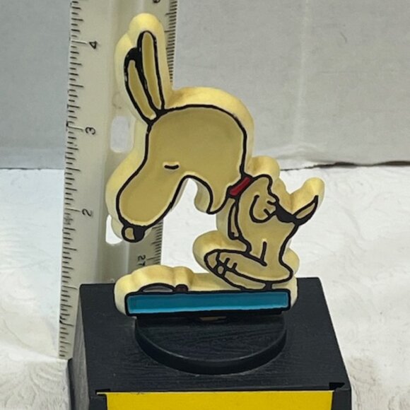 VTG 70's Peanuts Snoopy "World's Greatest Dieter" Trophy by Aviva 4.75" - Picture 12 of 14